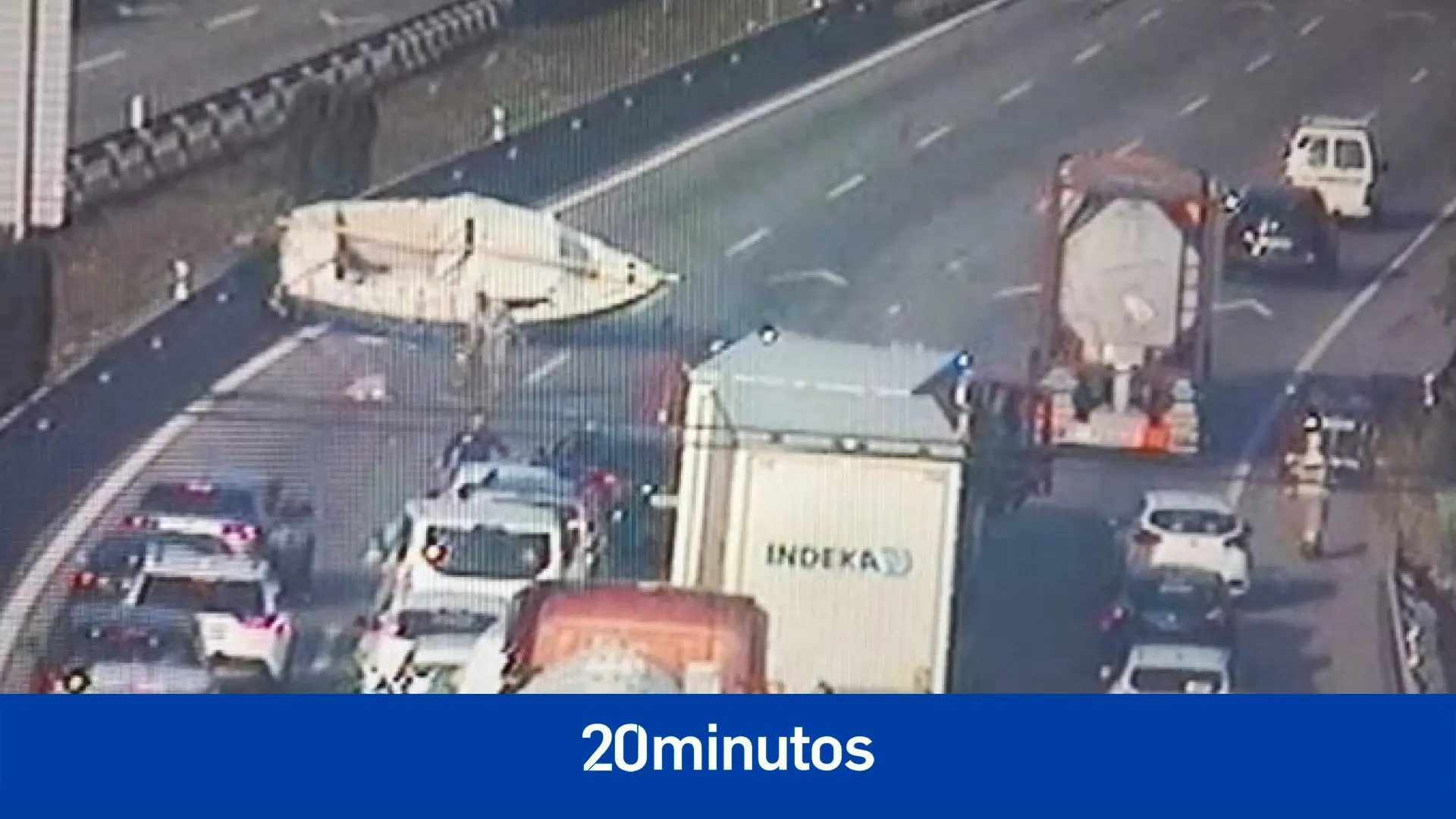 Caen un barco en la AP-7 de Barcelona provocando retenciones kilométricas