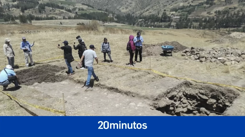 Encuentran en el sur de Perú un templo con forma piramidal de unos 3.000 años Encuentran en el sur de Perú un templo con forma piramidal de unos 3.000 años