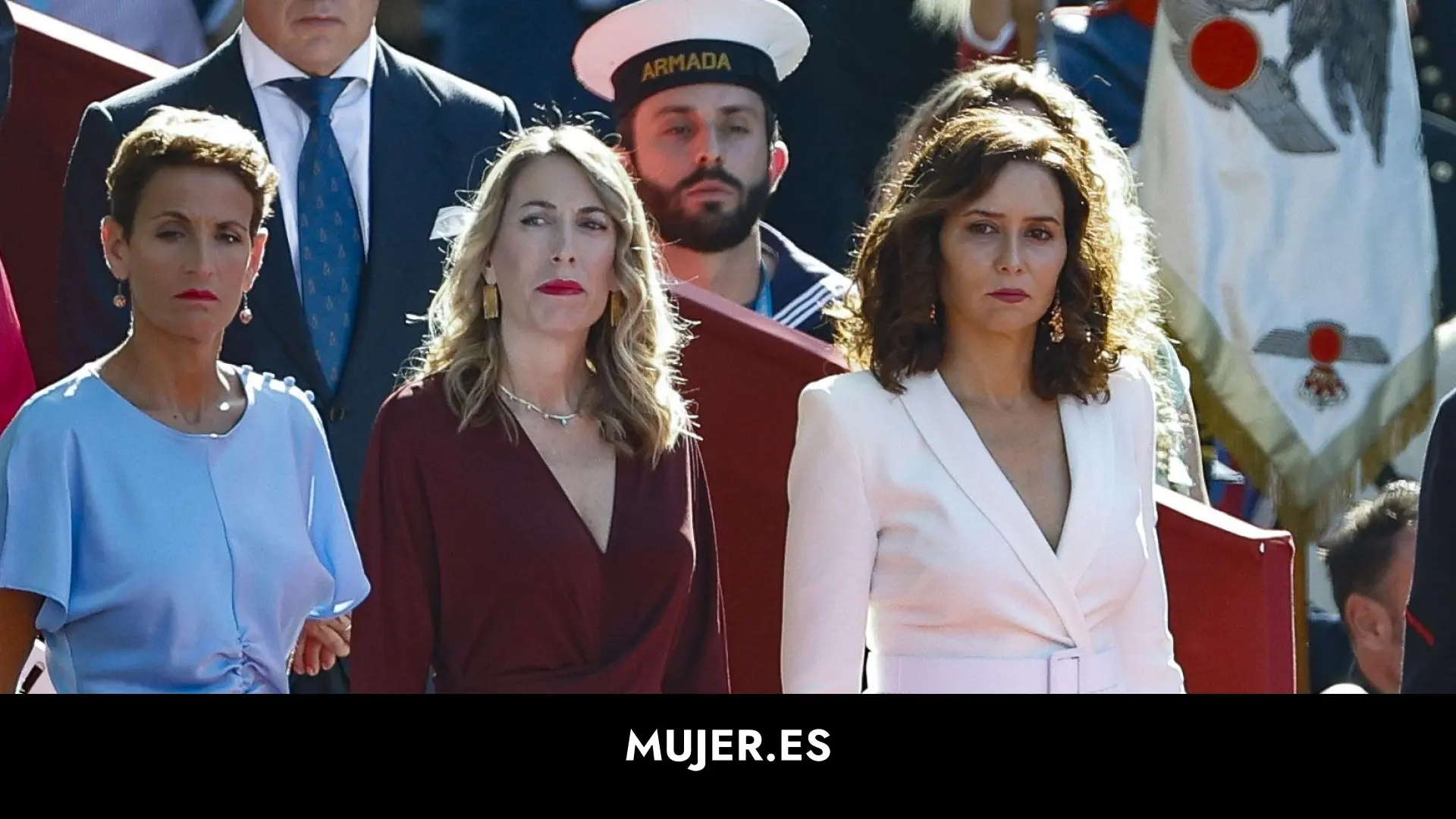 Isabel Díaz Ayuso elige el blanco y un look ‘ultrafemenino’ en el Día de la Hispanidad
