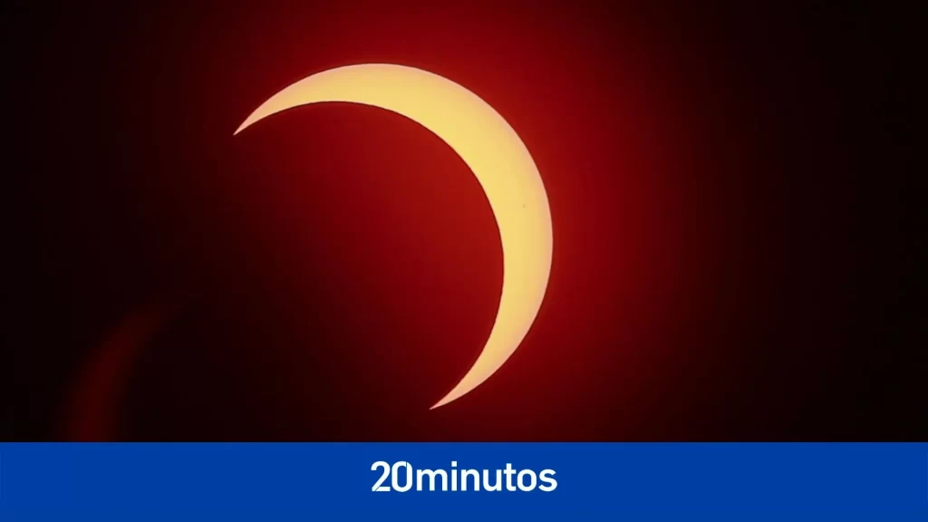 La Luna tapa al Sol dando lugar al eclipse de ‘anillo de fuego’