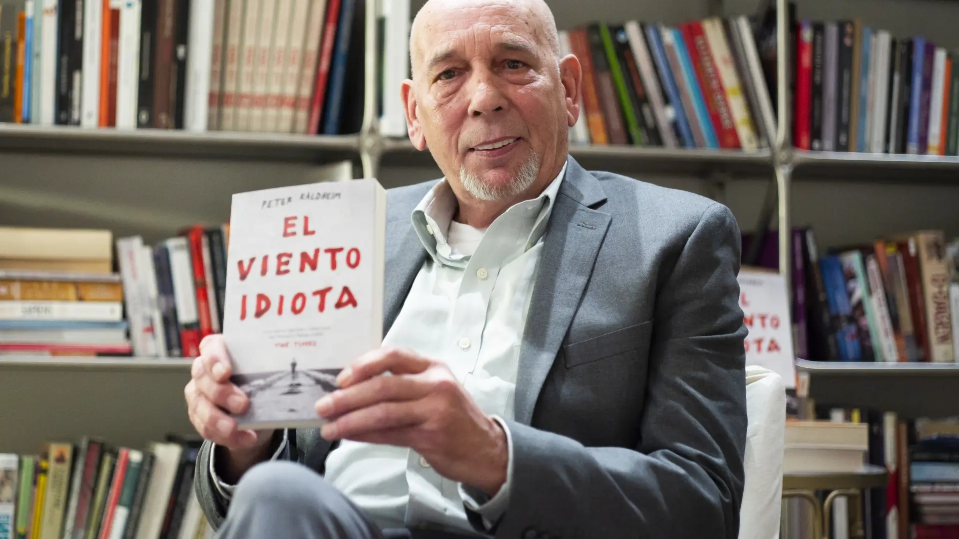 Muere el escritor Peter Kaldheim mientras recitaba un monólogo en Barcelona