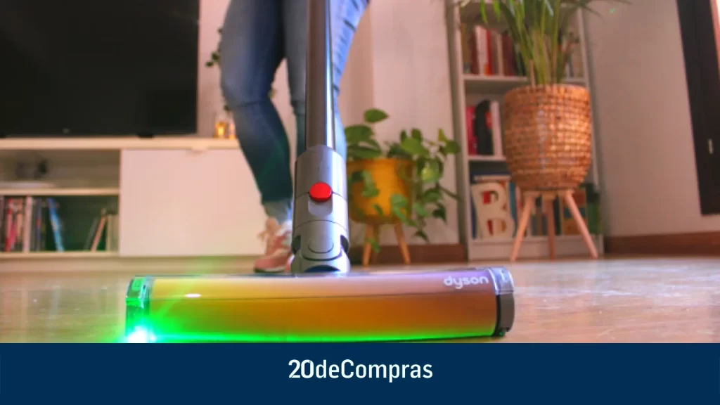 rebaja 100 euros una de sus aspiradoras sin cables más potente y con luz led integrada
