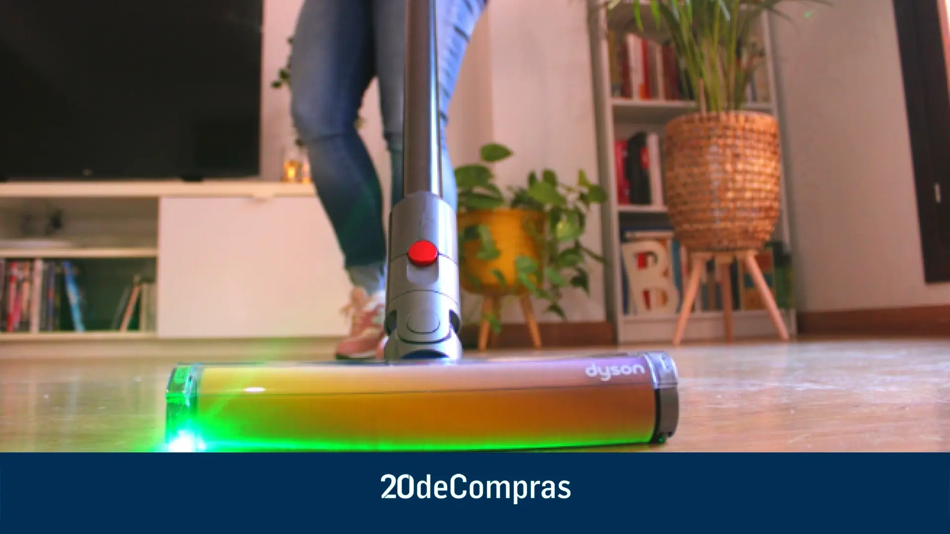 rebaja 100 euros una de sus aspiradoras sin cables más potente y con luz led integrada