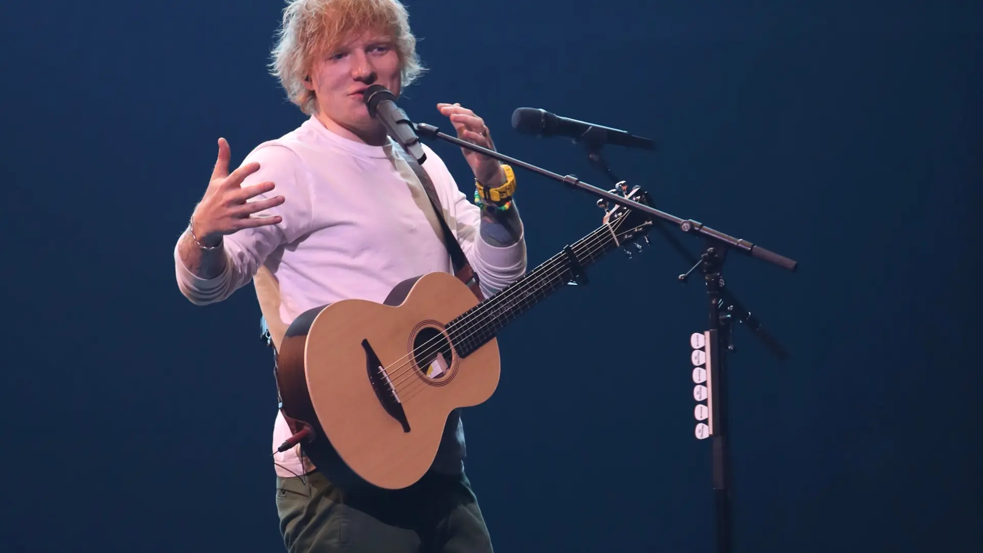Ed Sheeran sorprende a sus fans disfrazado de Chucky en su concierto en Las Vegas