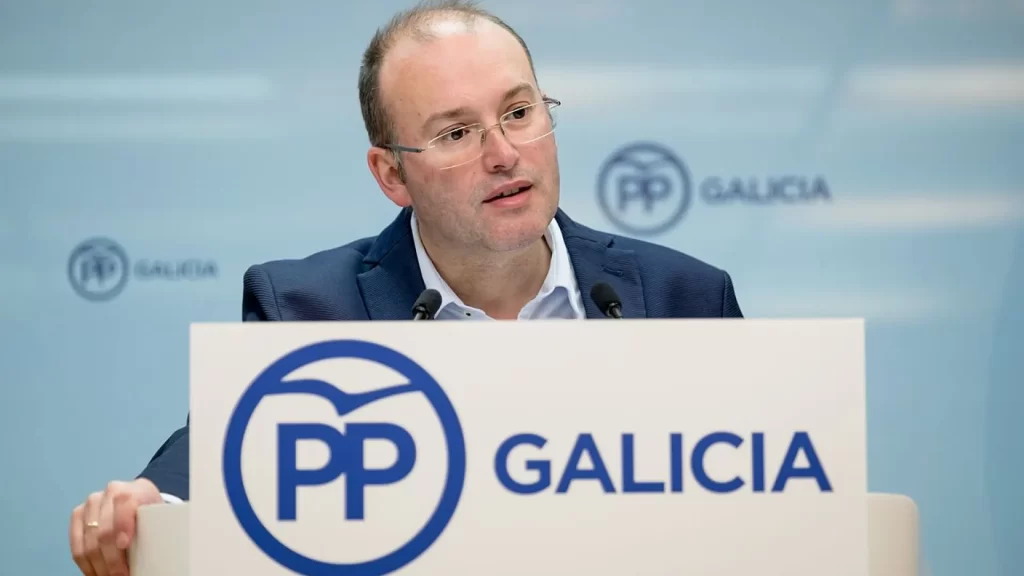El PP carga contra Sánchez por acudir a la jura de Leonor y el mismo día «perpetrar un ataque a nuestra democracia»