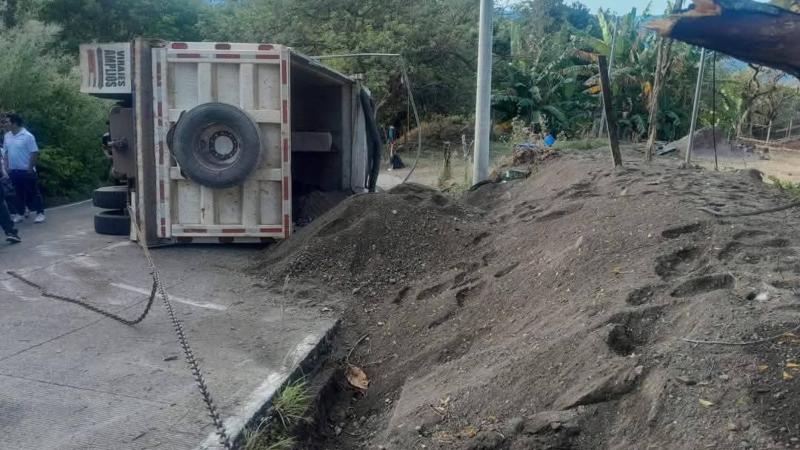 Accidentes en pistas inclinadas de Morazán involucran camiones pesados