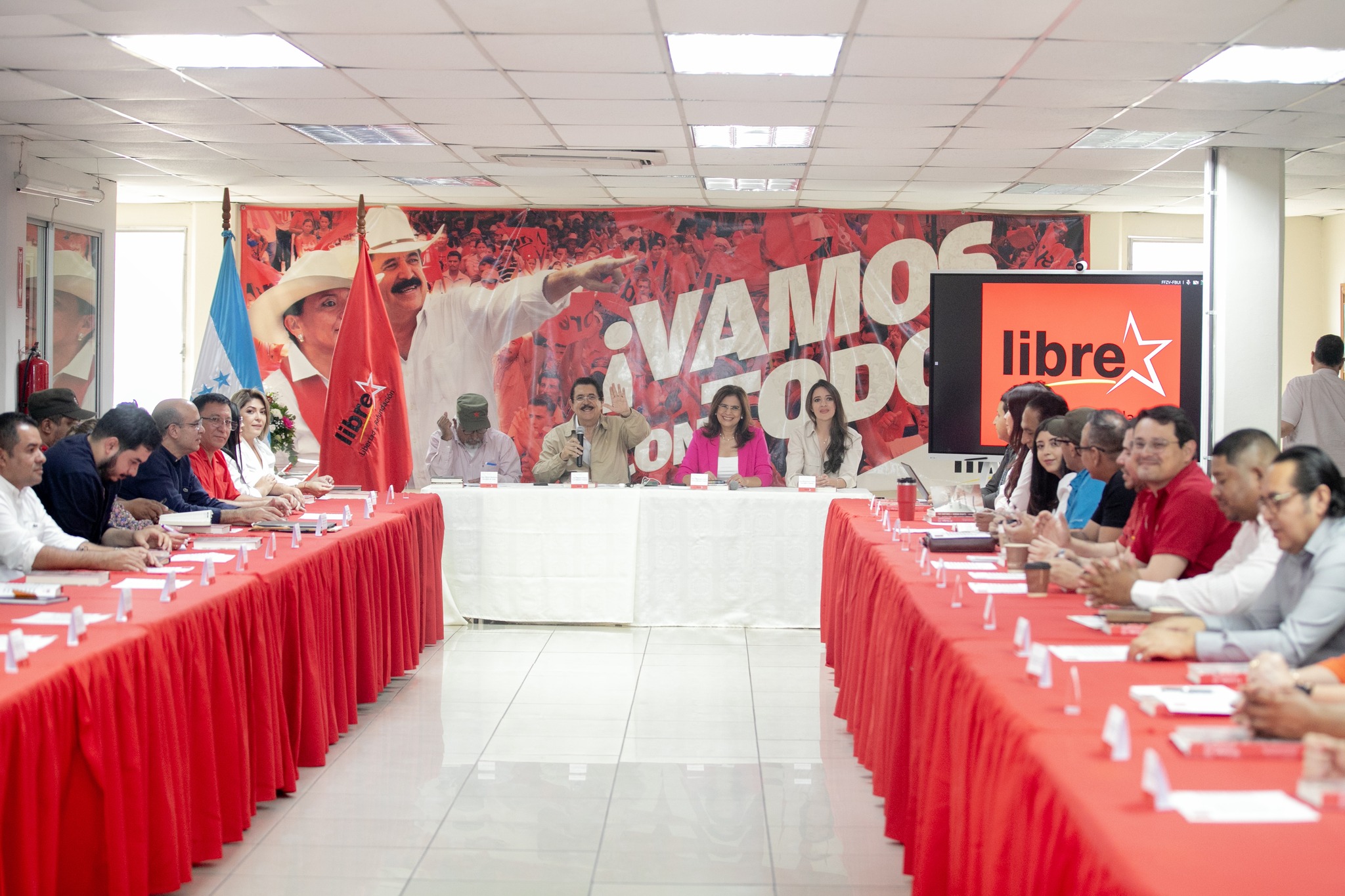 Proyecto de refundación de LIBRE: explorando tensiones y desafíos en su modelo político-social