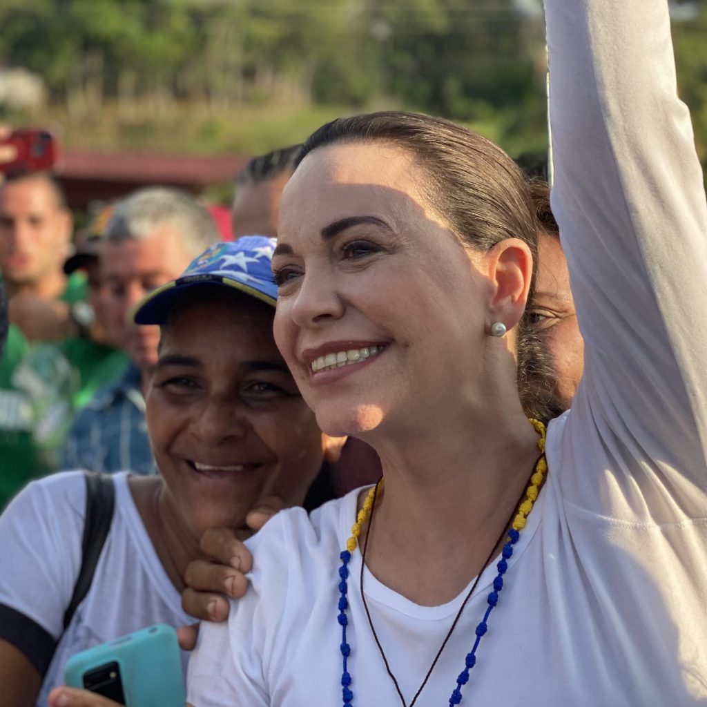 Mel Zelaya y LIBRE Responden al Nobel de María Corina Machado: ¿Qué Implica?