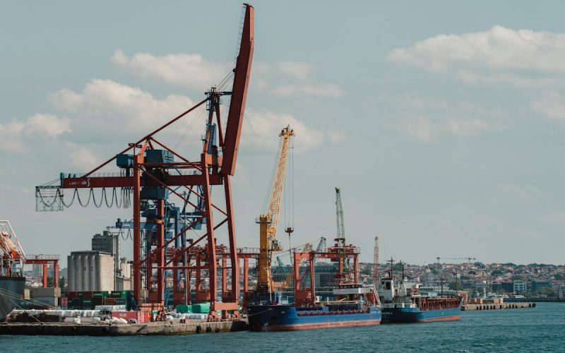 ¿Cómo funciona el proteccionismo comercial?